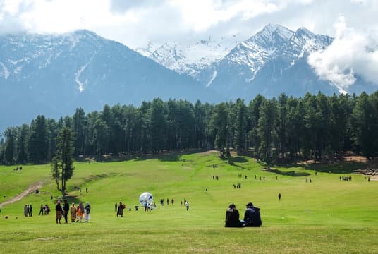 Enchanted Pahalgam Getaway
